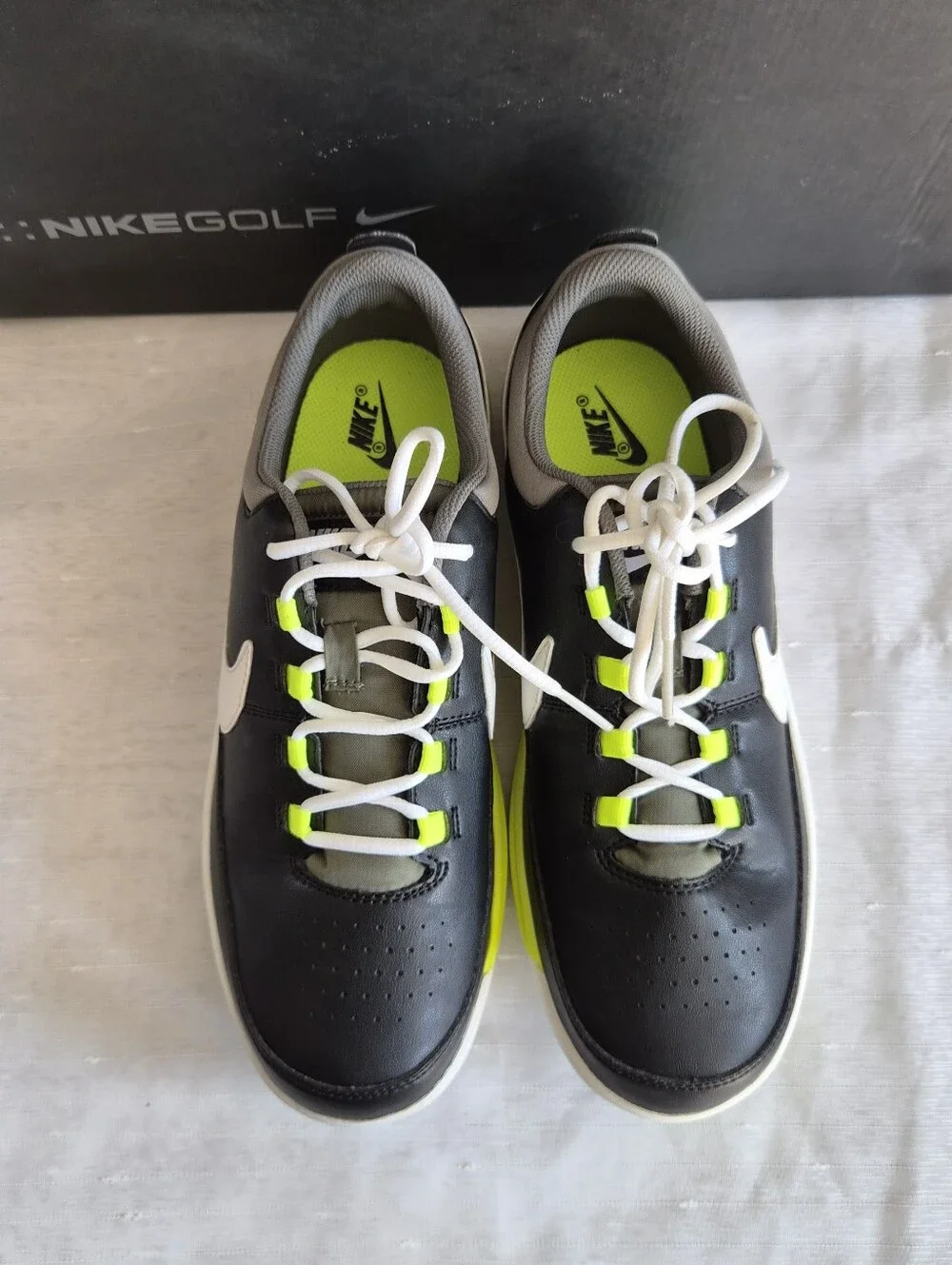 The VT Nike Junior Spikeless Golf Shoes Size 6Y